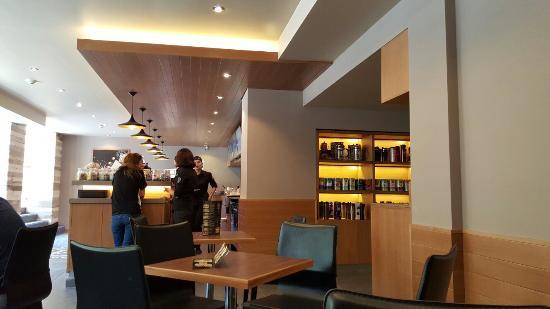 The Coffee Bean & Tea Leaf